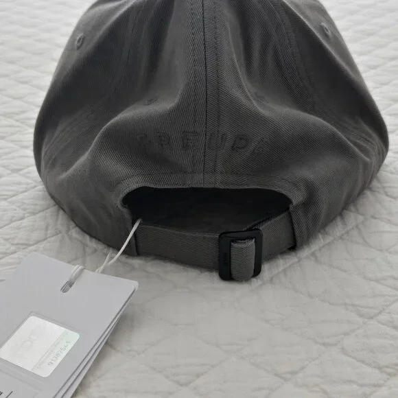 BMW Charcoal Cap with Iconic Logo - Picture 4 of 6